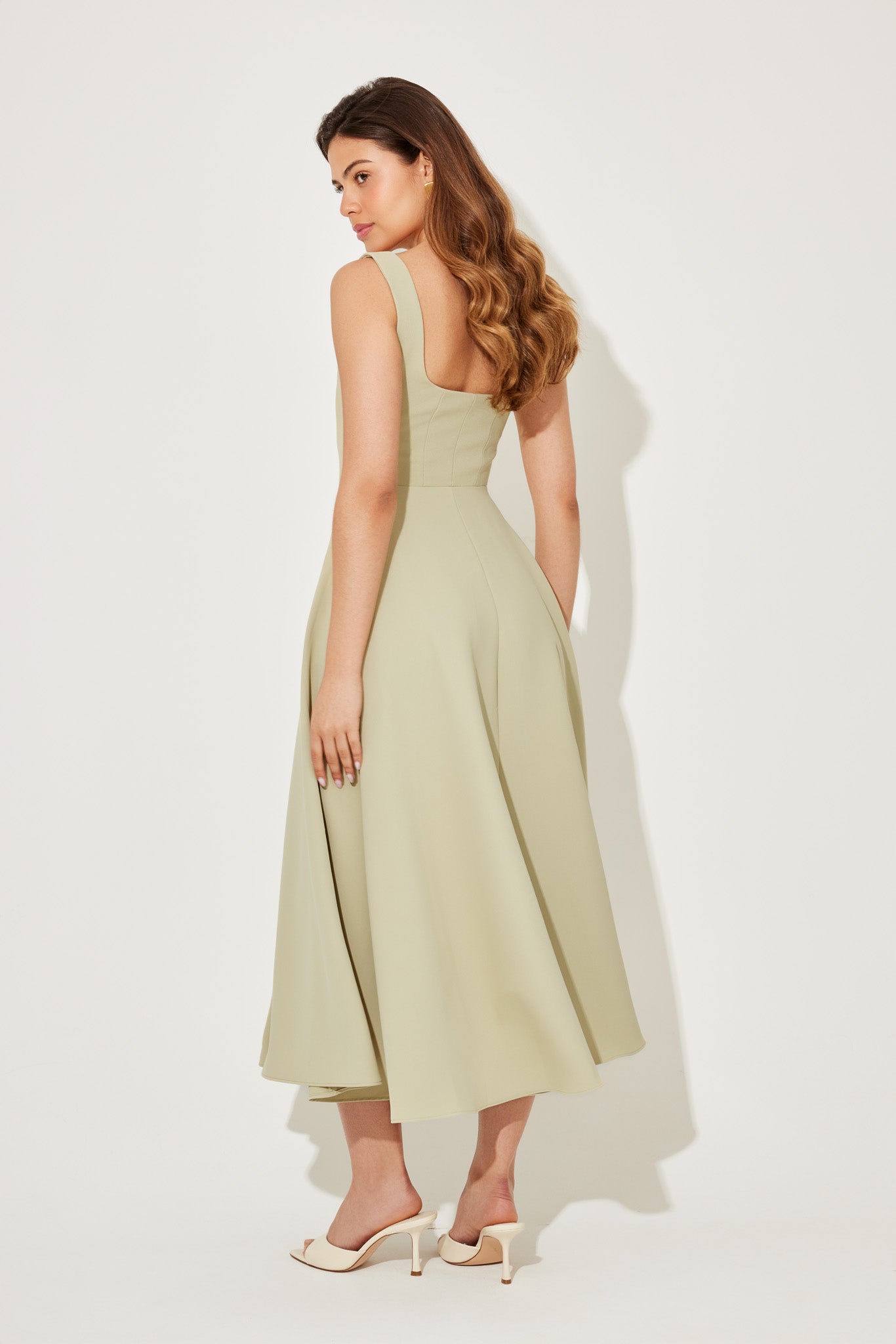 Noe Robe Midi Fluide et Classique