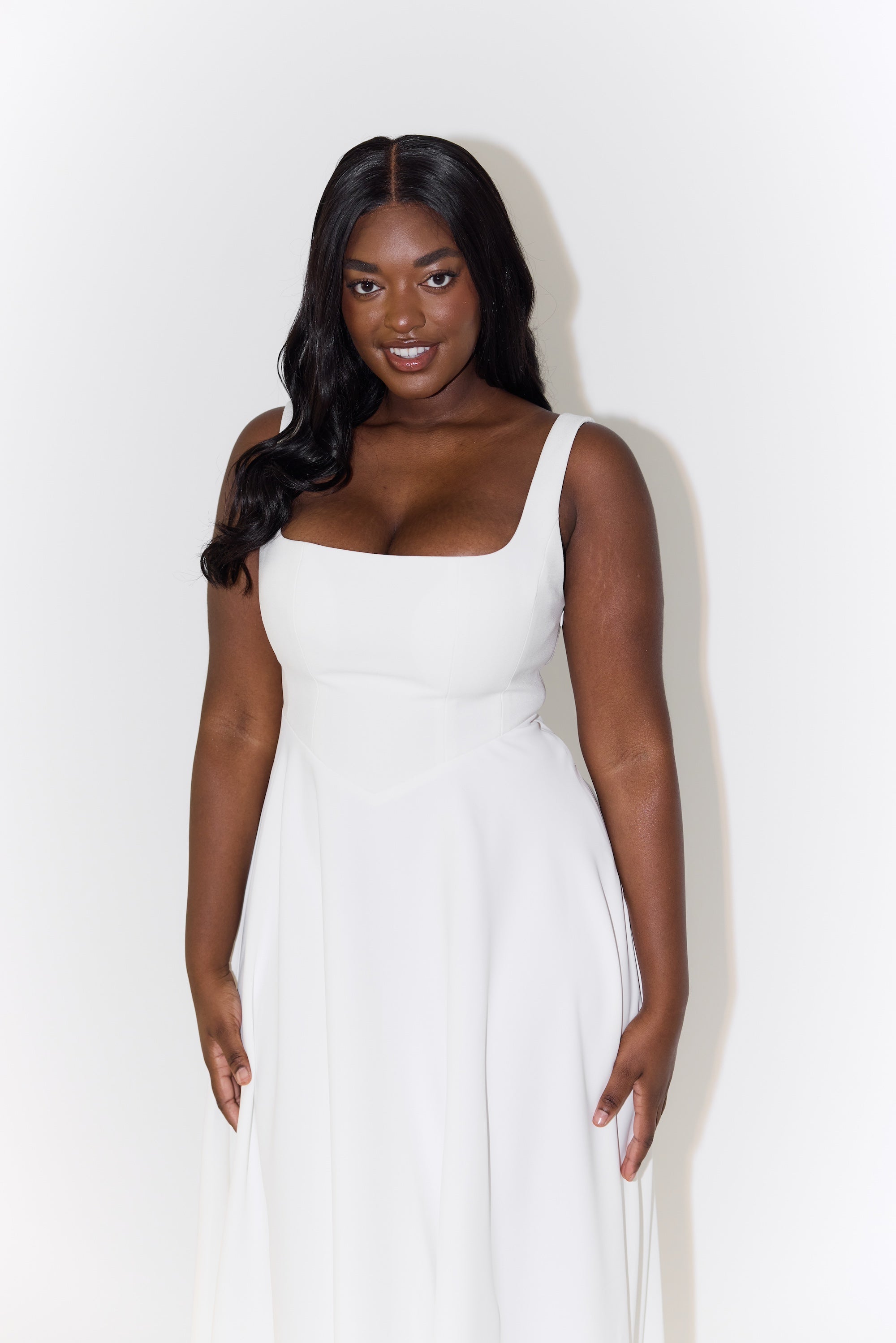 Noe Robe Midi Fluide et Classique
