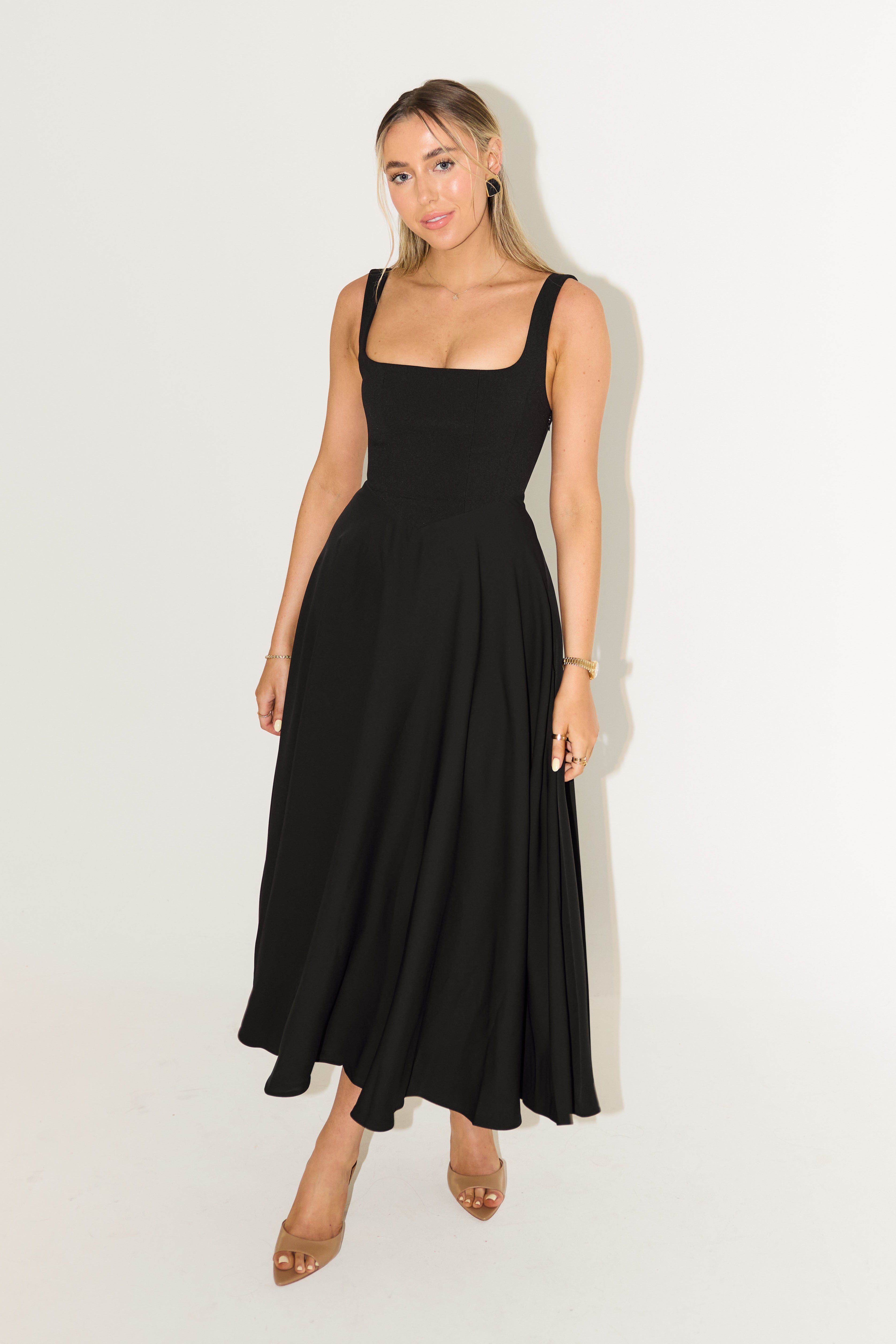 Noe Robe Midi Fluide et Classique