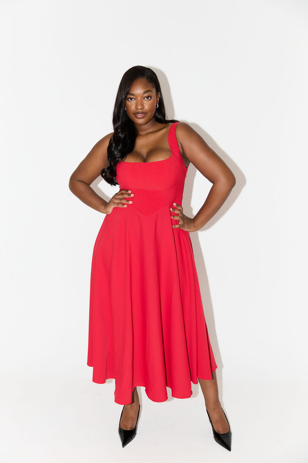 Noe Robe Midi Fluide et Classique